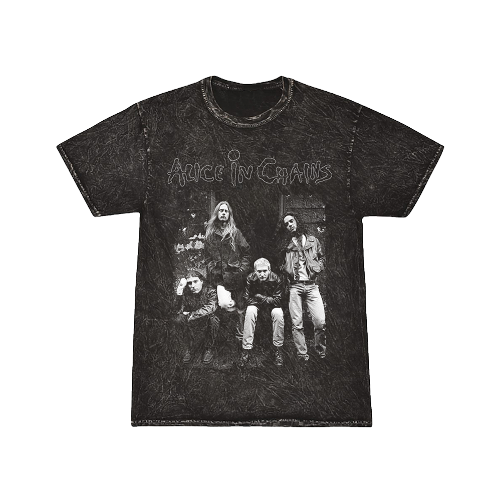 Black t-shirt featuring the rock band Alice in Chains with their name and a group photo printed on the front.